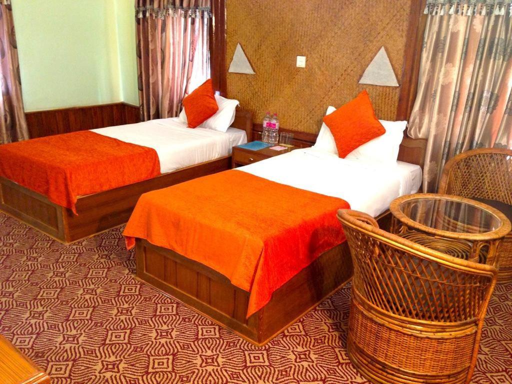 Himalayan Deurali Resort Pokhara Kültér fotó